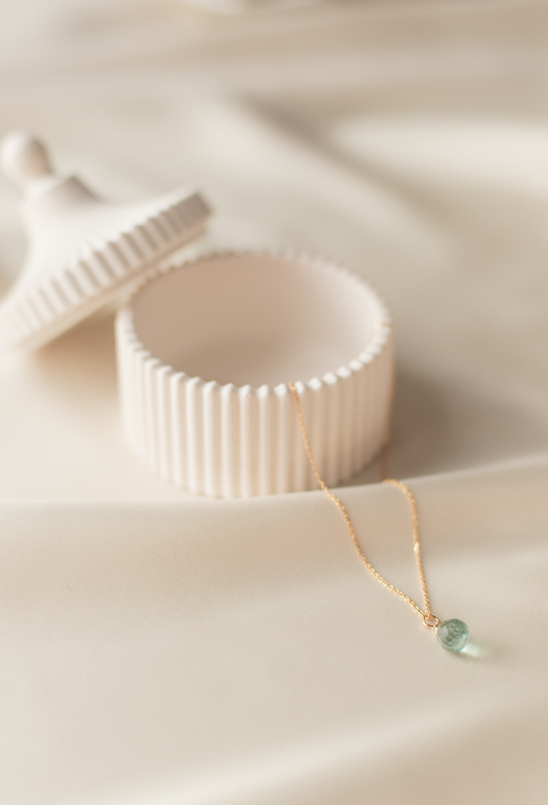 Aqua | Fine Silver Necklace With Drop Pendant Made Of Green Amethyst Shape von HonorJewelry
