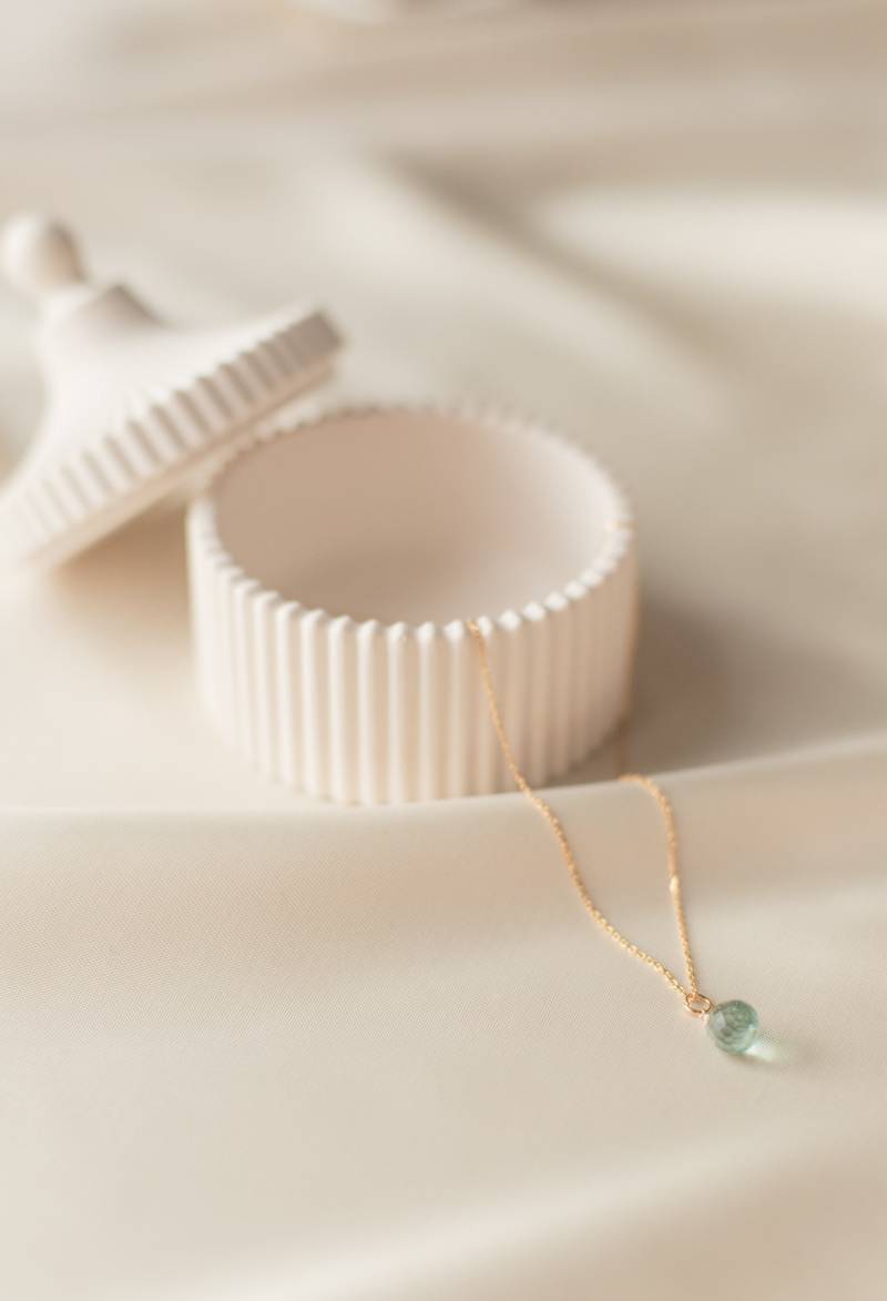 Aqua | Fine Silver Necklace With Drop Pendant Made Of Green Amethyst Shape Aqua | Fine Silver Necklace With Drop Pendant Made Of Green Amethyst Shape von HonorJewelry
