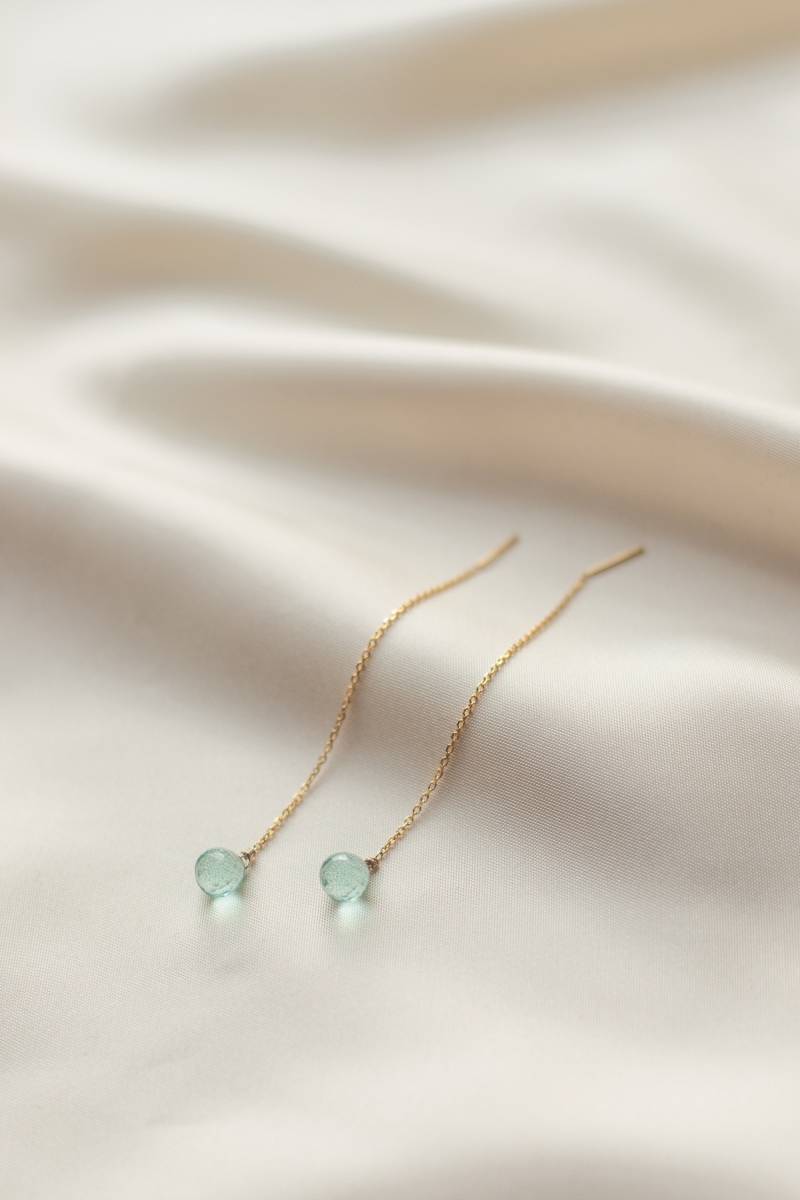 Aqua | Silver Threader With Green Amethyst Threader Earrings Pull-Through Teardrop-Shaped Aqua | Silver Threader With Green Amethyst Threader Earrings Pull-Through Teardrop-Shaped von HonorJewelry