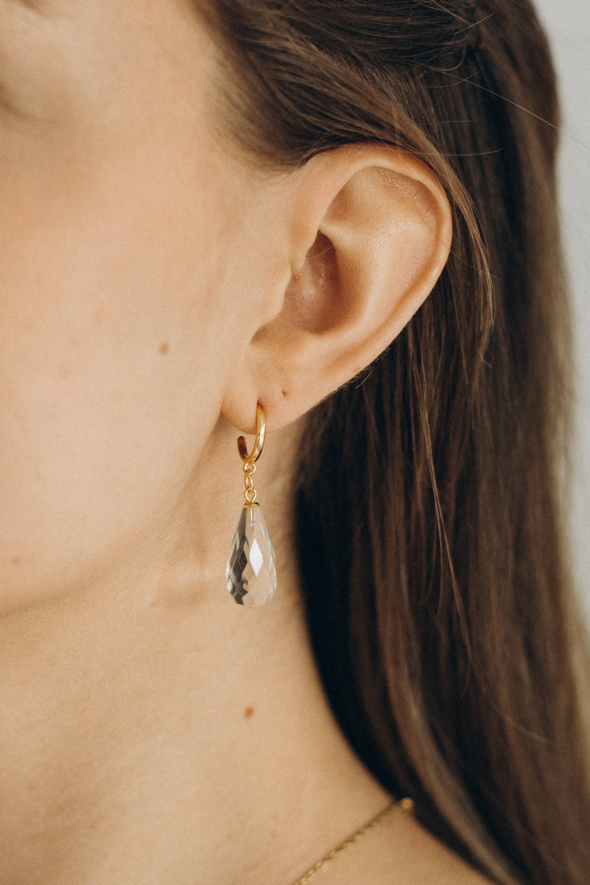 Elora | Hängeohrringe Aus Vergoldetem Silber Mit Tropfen-Anhänger Bergkristall |Tropfenform Brautschmuck Elora | Hängeohrringe Aus Vergoldetem Silber Mit Tropfen-Anhänger Bergkristall |Tropfenform Brautschmuck von HonorJewelry