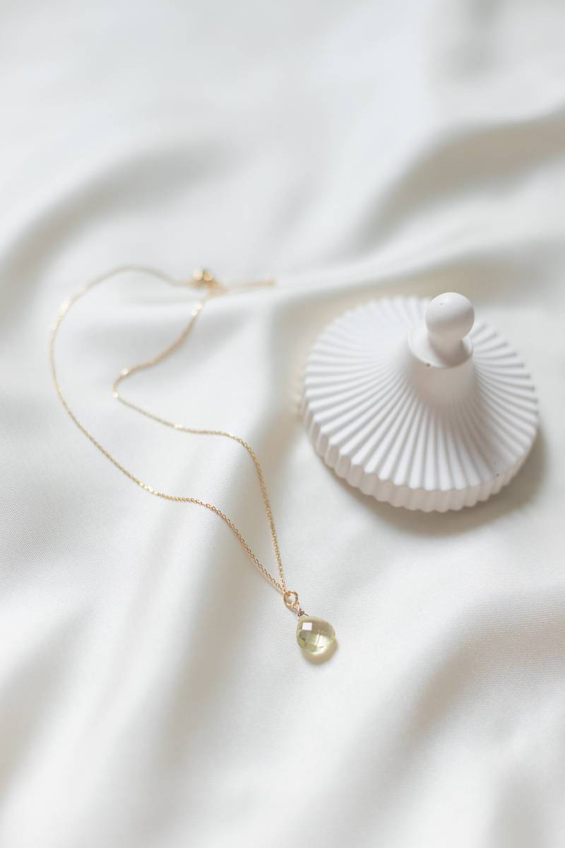 Lime | Feine Kette Aus Vergoldetem Silber Mit Anhänger Lemon Quarz Brautjungfer Geschenk Grüner Stein von HonorJewelry