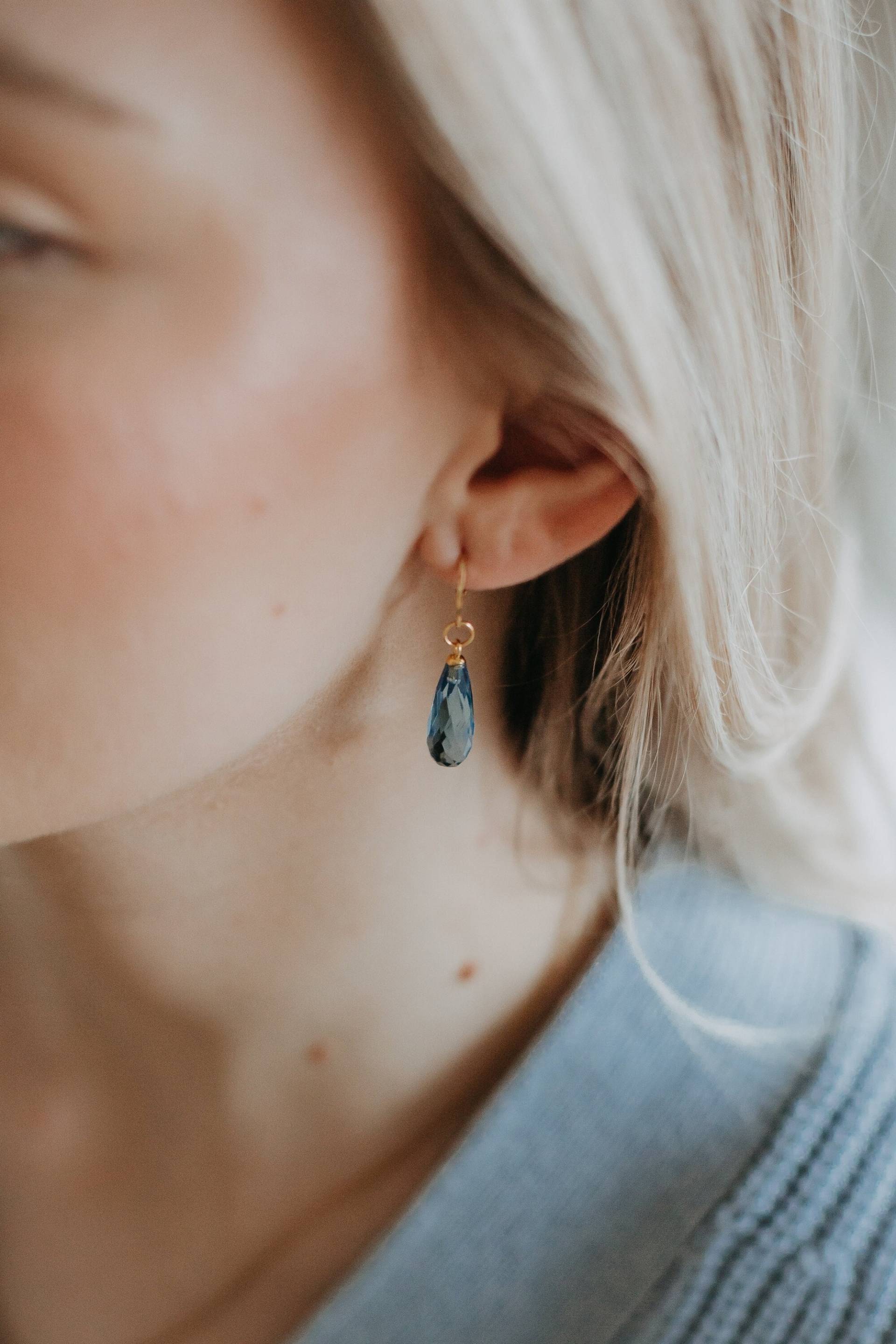 Linda | Gold Drop Earrings With Pendant Made Of London Blue Quartz Blue Shape Valentine's Day Gift For Her von HonorJewelry