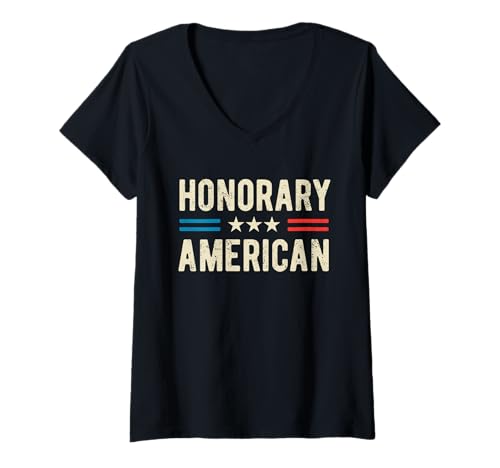 Damen Amerikanerin durch Heirat Ehrenamtliche amerikanische lustige amerikanische Ehefrau T-Shirt mit V-Ausschnitt Damen Amerikanerin durch Heirat Ehrenamtliche amerikanische lustige amerikanische Ehefrau T-Shirt mit V-Ausschnitt von Honorary American Citizen Funny Vintage USA Flag