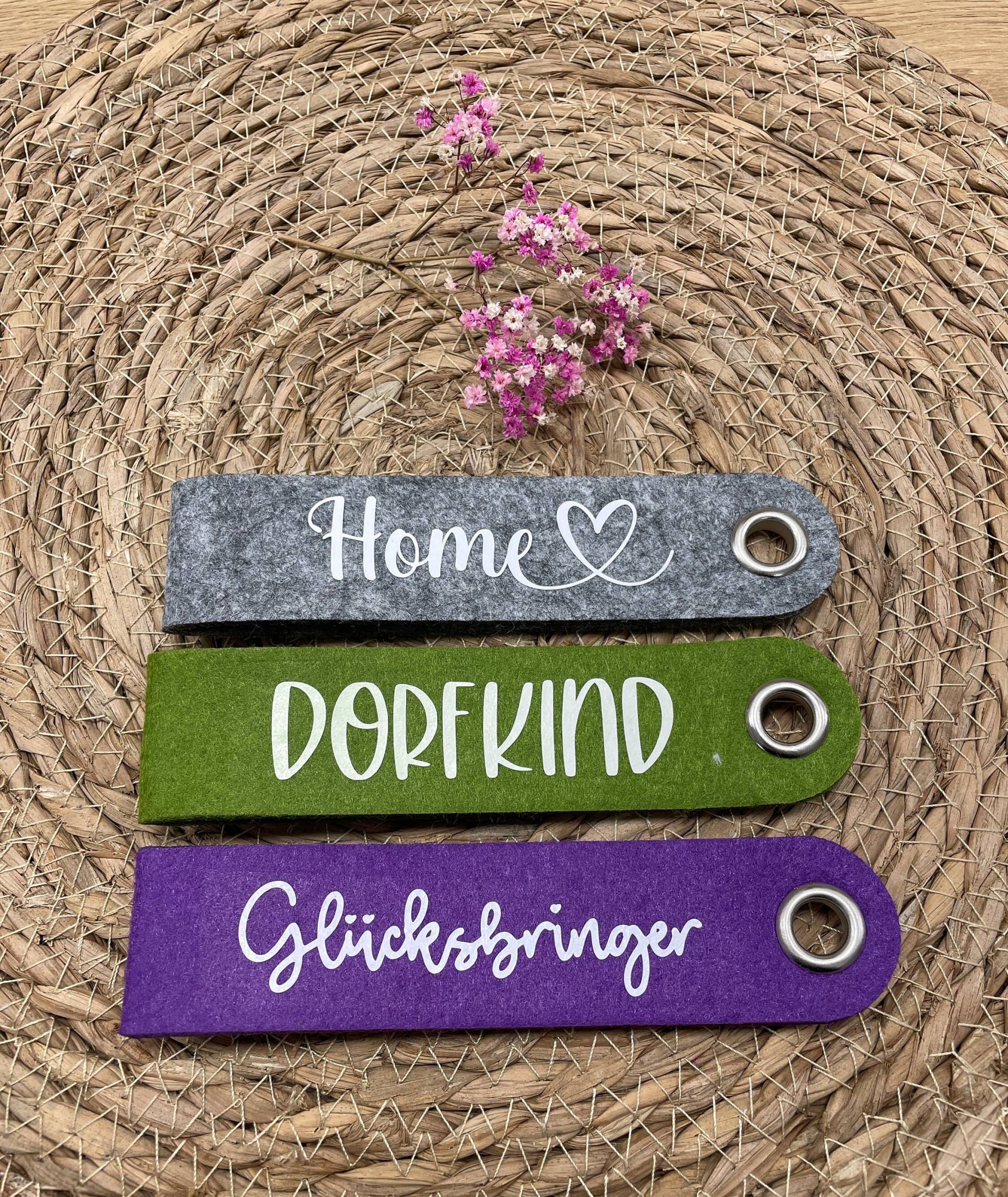 Schlüsselanhänger Aus Filz Mit Wunschnamen Oder Text" - Geschenk Geburtstag Namensanhänger Filzanhänger Schlüsselanhänger Aus Filz Mit Wunschnamen Oder Text" - Geschenk Geburtstag Namensanhänger Filzanhänger von HonschGemacht