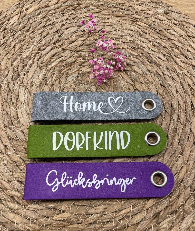 Schlüsselanhänger Aus Filz Mit Wunschnamen Oder Text" - Geschenk Geburtstag Namensanhänger Filzanhänger von HonschGemacht