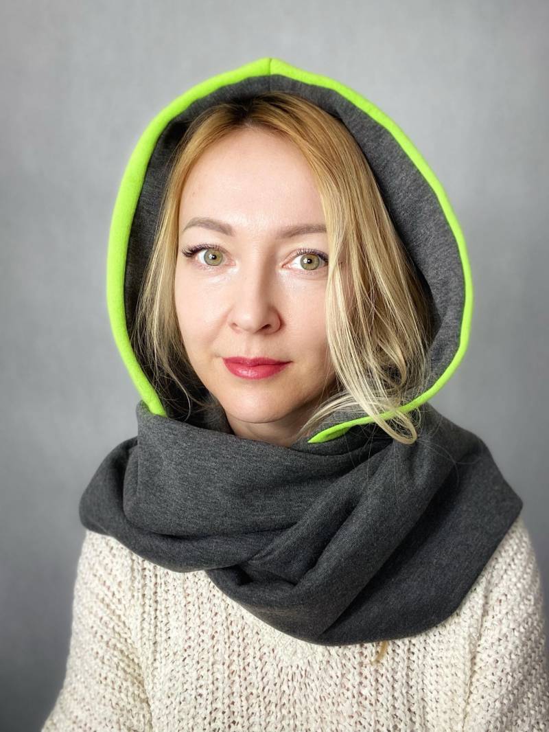 Kapuze Mit Einem Schlauchschal, 2 in 1, Wasserdicht Green Hood Kapuze Mit Einem Schlauchschal, 2 in 1, Wasserdicht Green Hood von HoodedFashion