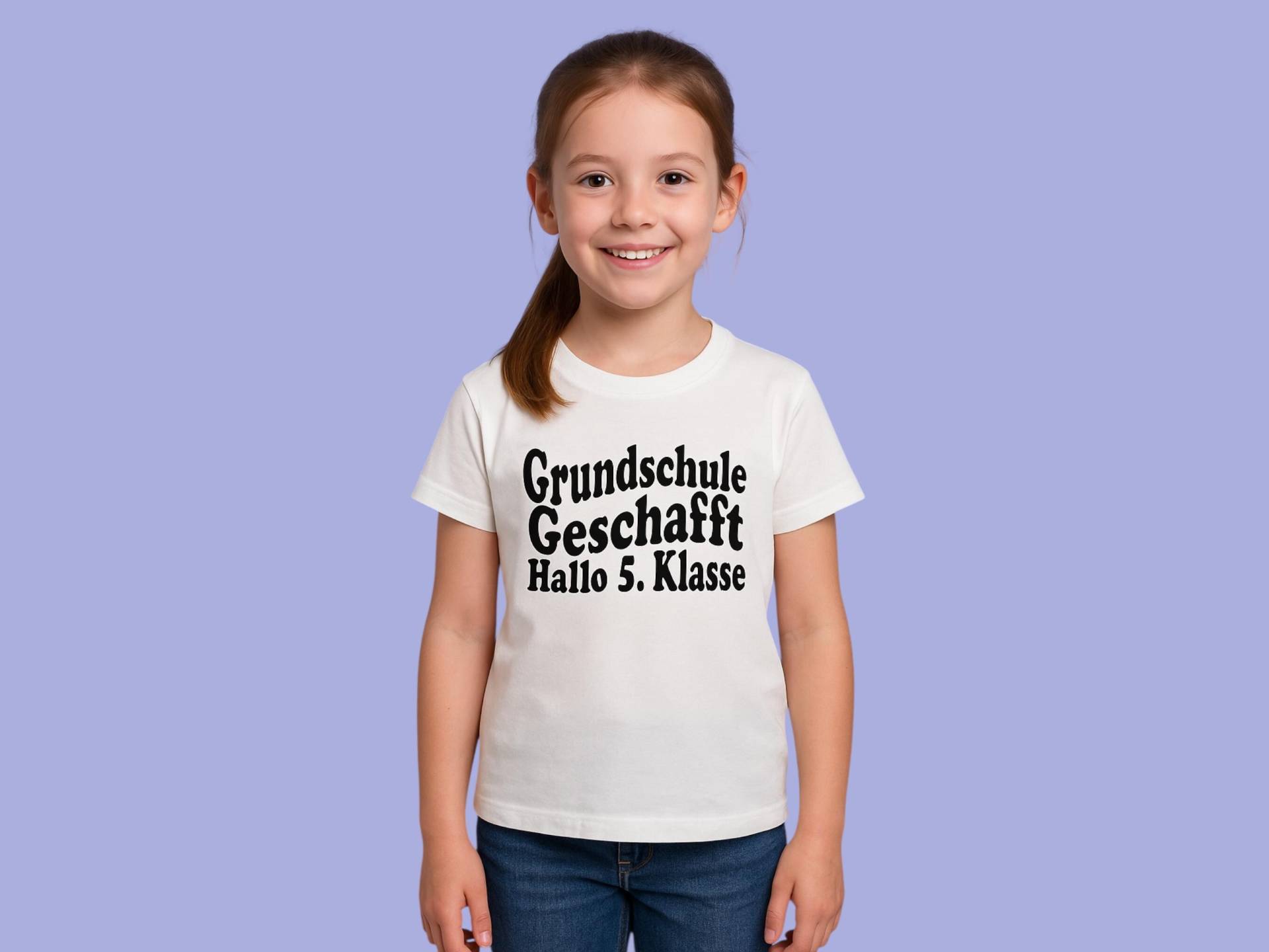 Grundschulabschluss T-Shirt „Grundschule Geschafft Hallo 5. Klasse" | Geschenk Zum Schulwechsel Mit Namen Einschulung Klasse Grundschulabschluss T-Shirt „Grundschule Geschafft Hallo 5. Klasse" | Geschenk Zum Schulwechsel Mit Namen Einschulung Klasse von HoodieHelden