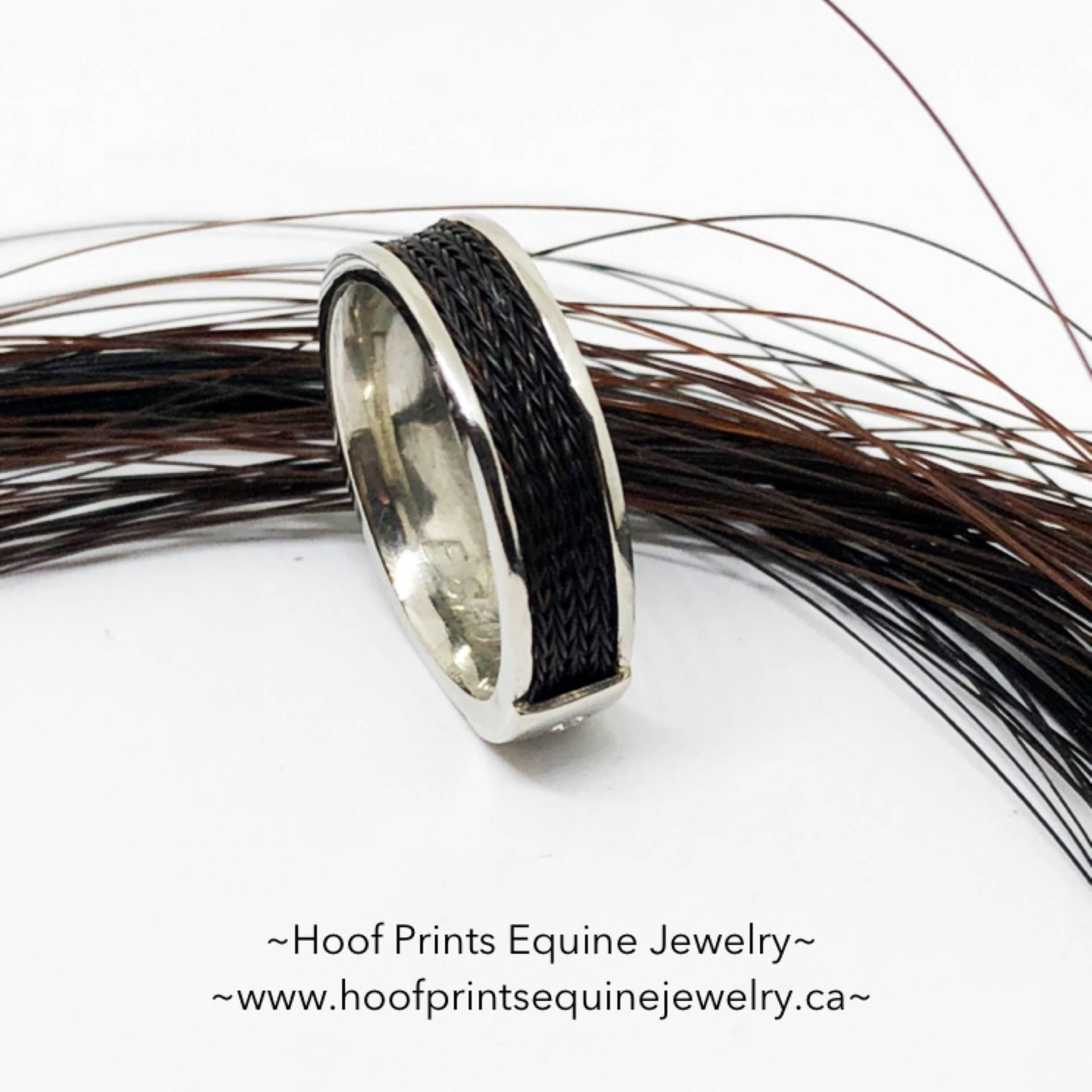 Benutzerdefinierte 10K Gold Pferdehaarring Gewebte Pferdeandenken Benutzerdefinierte 10K Gold Pferdehaarring Gewebte Pferdeandenken von HoofPrintsJewelry