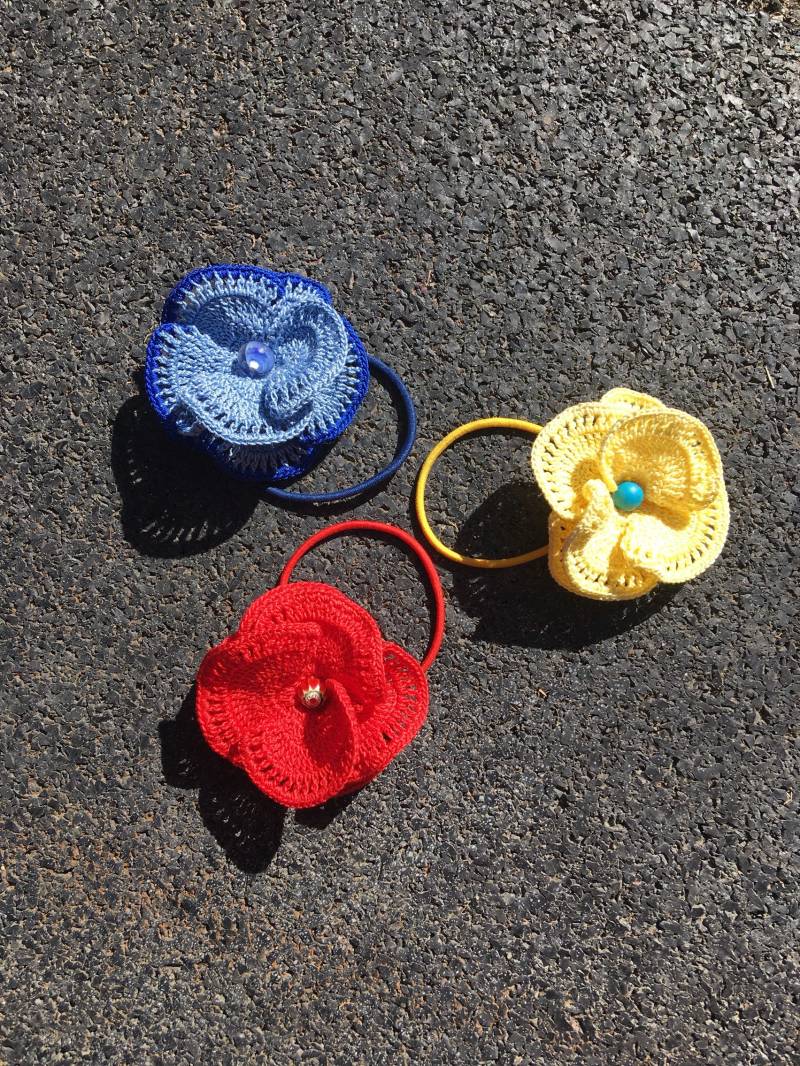 Fröhliche Kleine Häkelspitze Haar Spulen von HookCrochet