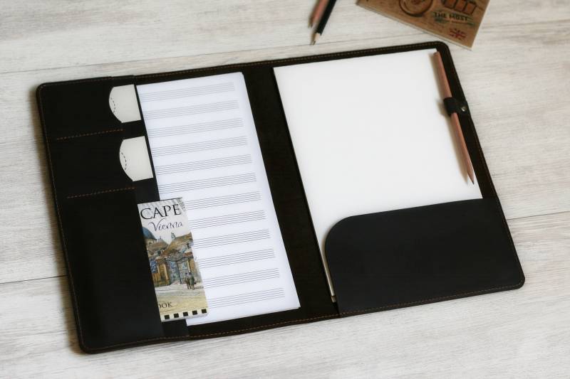 Handgefertigte Ledermappe Personalisierte A4 Dokumentenmappe von HookahLeather