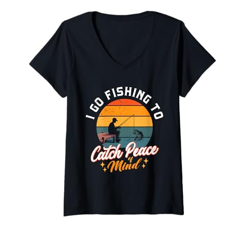 Damen Fishing to Catch Peace of Mind, Retro-Sonnenuntergangs-Design T-Shirt mit V-Ausschnitt Damen Fishing to Catch Peace of Mind, Retro-Sonnenuntergangs-Design T-Shirt mit V-Ausschnitt von Hooked on Calm Apparel Co