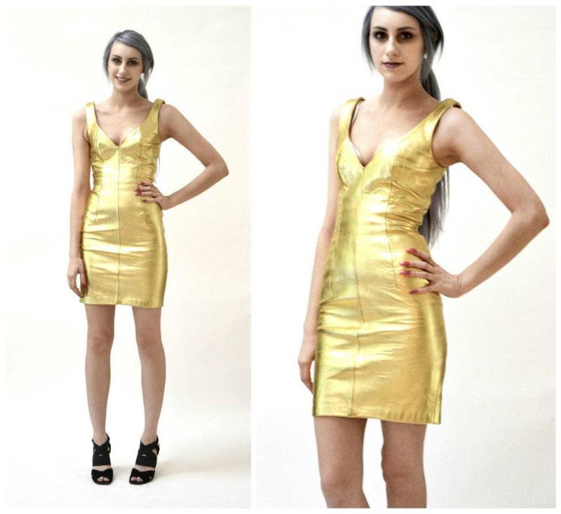 90Er Jahre Lederkleid in Gold Von Michael Hoban North Beach Leather// 90S Leather Dress Size Xs Small von Hookedonhoney
