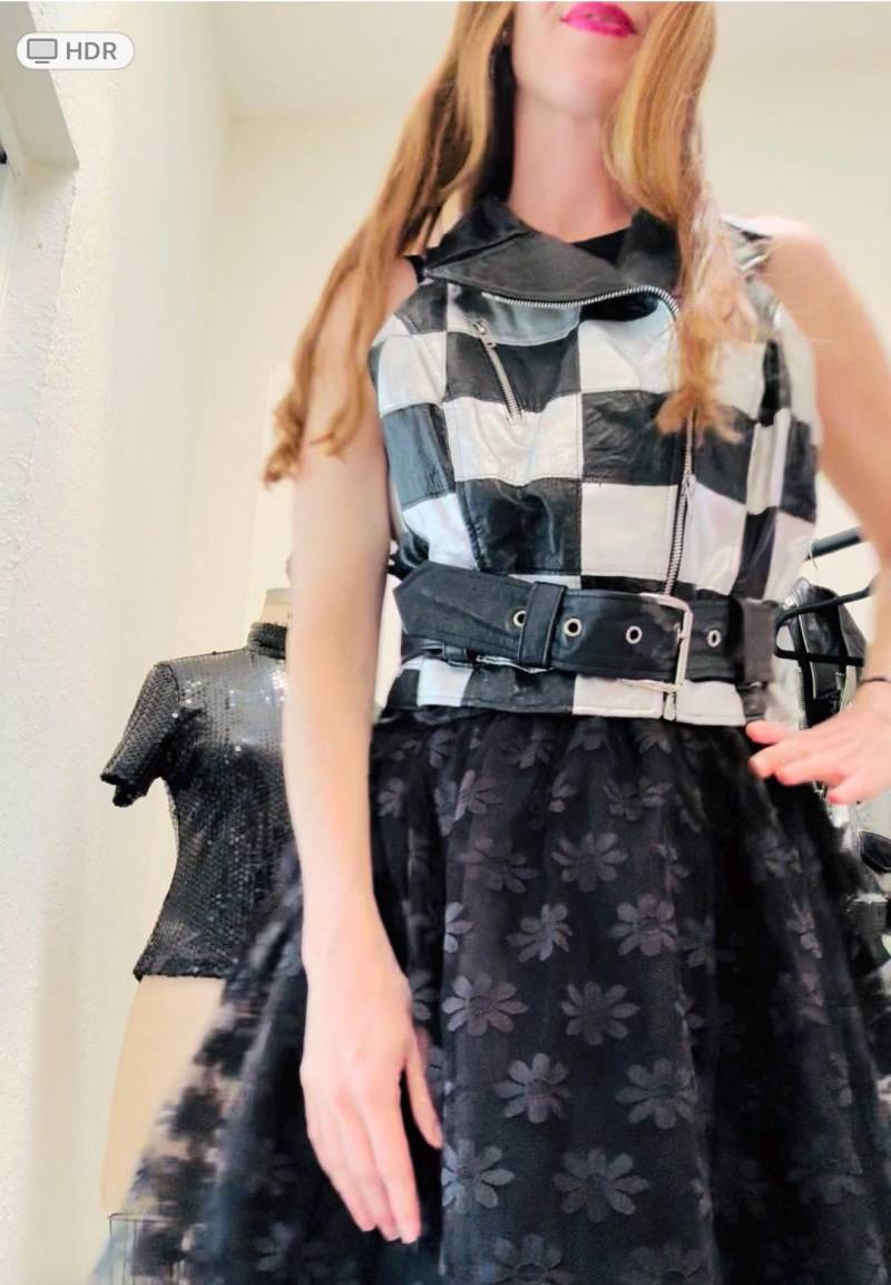 Vintage Leder Motorradweste Metallic Silber Schwarz Checker Größe Medium Schwarze Lederweste // 90Er Jahre Karierte von Hookedonhoney