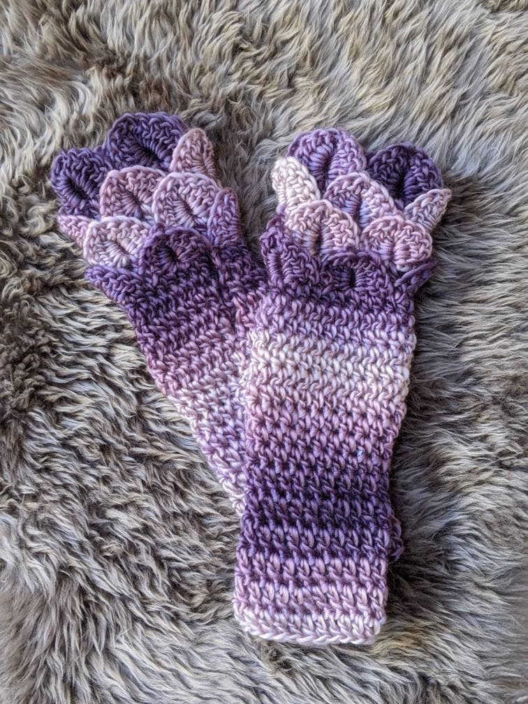 Drachenschuppen Armstulpen ~ Pulswärmer Texting Handschuhe Mitts Fantasy Drachenschuppen Armstulpen ~ Pulswärmer Texting Handschuhe Mitts Fantasy von HookerForHire
