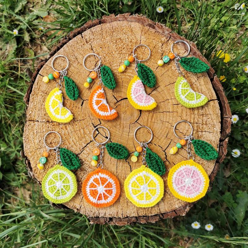 Zitrus-Schlüsselanhänger Oder Taschenanhänger, Handgefertigt Mit Häkelarbeit Und Polymer Clay - Zitrone, Orange, Limette Grapefruit Zitrus-Schlüsselanhänger Oder Taschenanhänger, Handgefertigt Mit Häkelarbeit Und Polymer Clay - Zitrone, Orange, Limette Grapefruit von HooksnClay