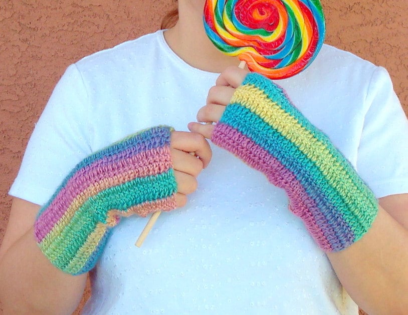 Gehäkelte Armstulpen in Pastelltönen Gehäkelte Armstulpen in Pastelltönen von HoookedHandmade