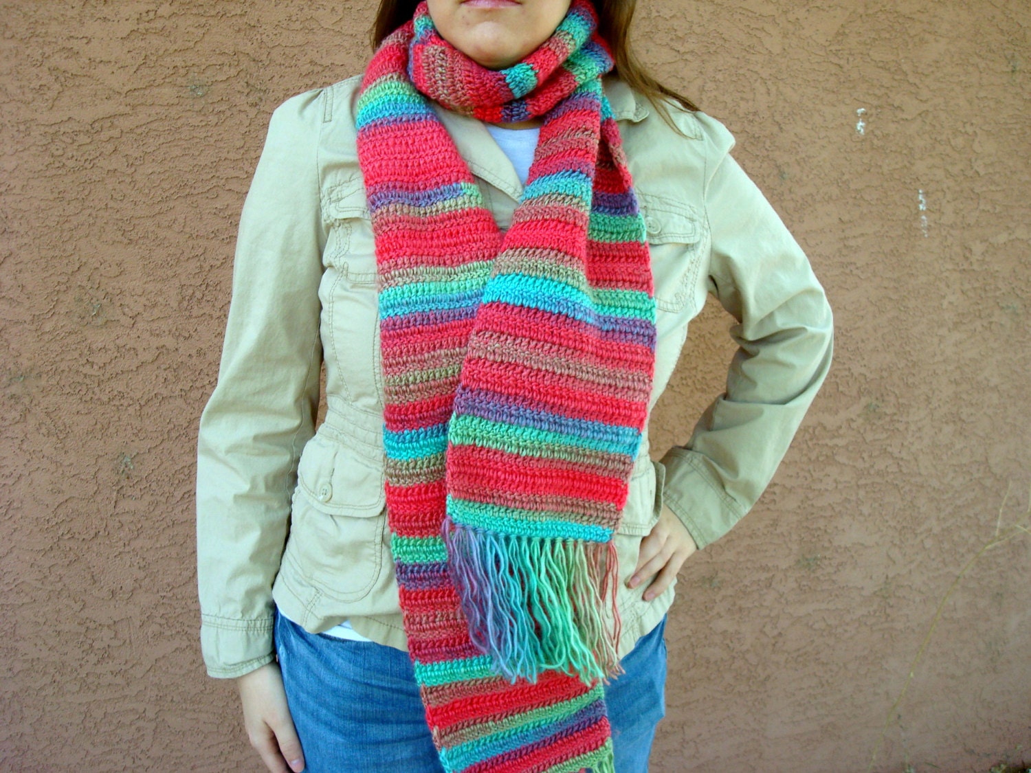 Handgehäkelter Papageien Schal Rot, Grün, Blau Handgehäkelter Papageien Schal Rot, Grün, Blau von HoookedHandmade