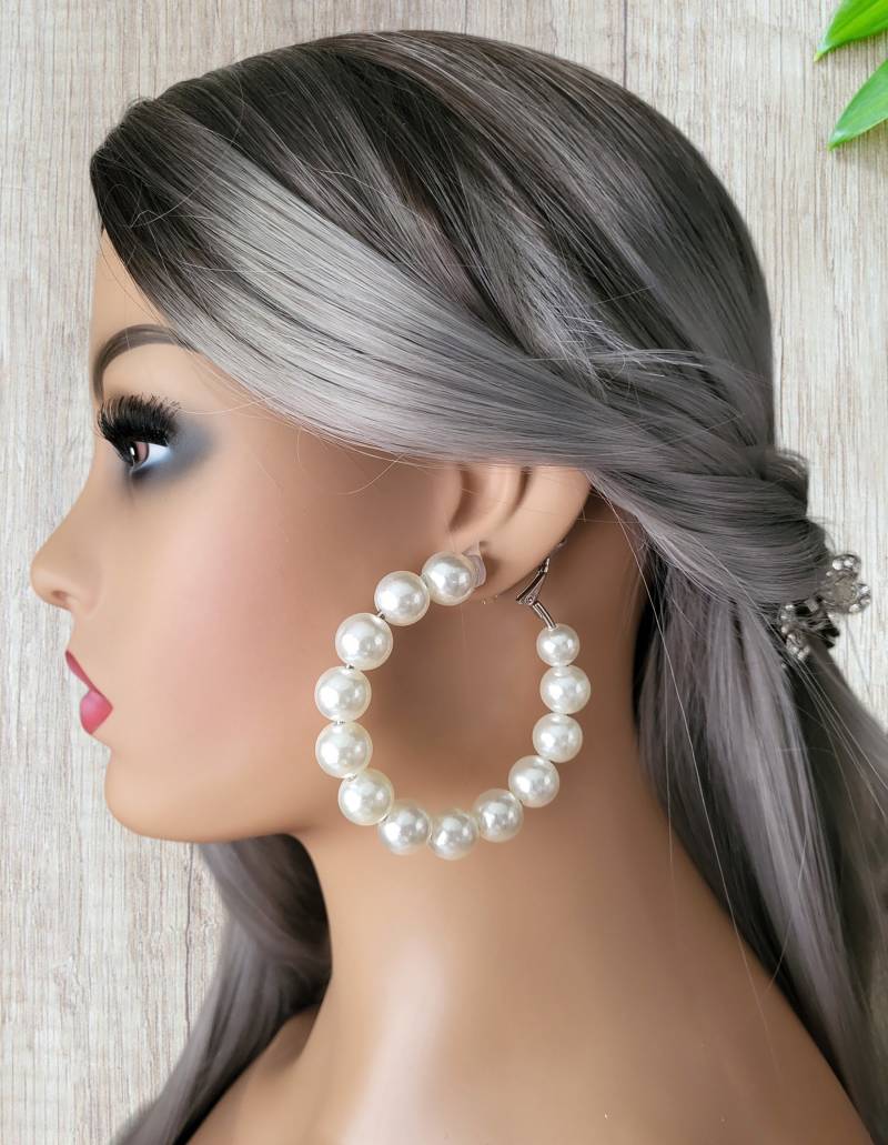 Große Kunstperlen Creolen - Statement Clip Oder Durchbohrt, 7, 5 cm von HoopaholicsUK