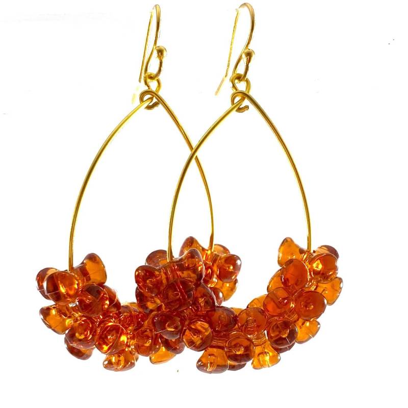 Handgearbeitete Wurzel Bierbraun Acrylperle Gold Hoop Ohrringe von HoopsandDangles