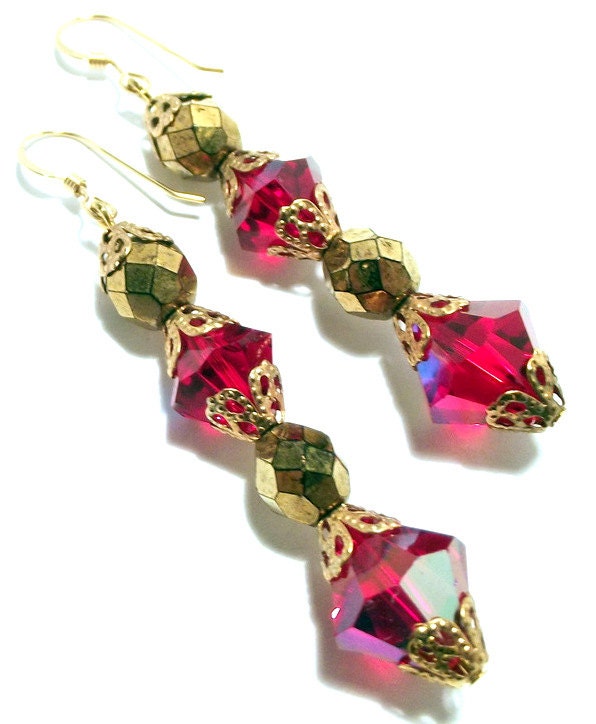 Handgefertigter Modeschmuck Rubin Rot & Gold Glasperlen 14K Gf Ohrringe von HoopsandDangles