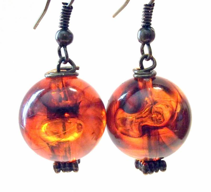 Handgemachter Schmuck Wurzel Bier Glas Perlen Tropfen Ohrringe von HoopsandDangles