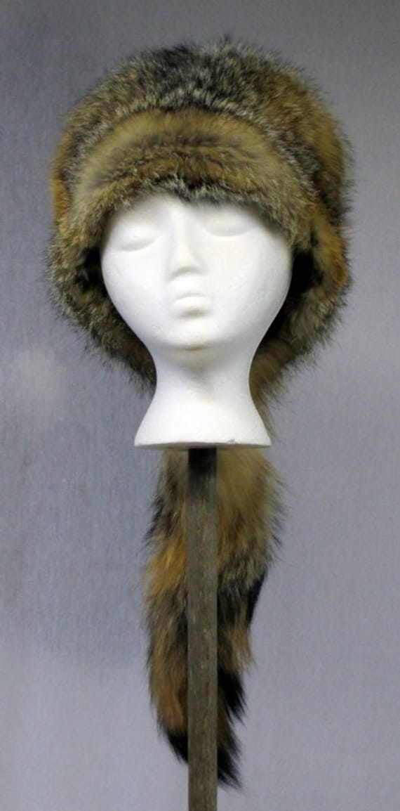 Grauer Fuchs Davy Crockett Mütze von HootsFurs