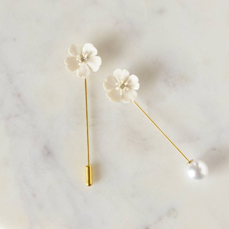 Porzellan Apfelblüte Pin Brosche/ Hochzeit Brosche/Pin/ Brosche/Weiße Blumen Brosche/Anstecknadel Boutonniere/ Groomsmen Geschenk/Trauzeuge von HopSkipAndFlutter