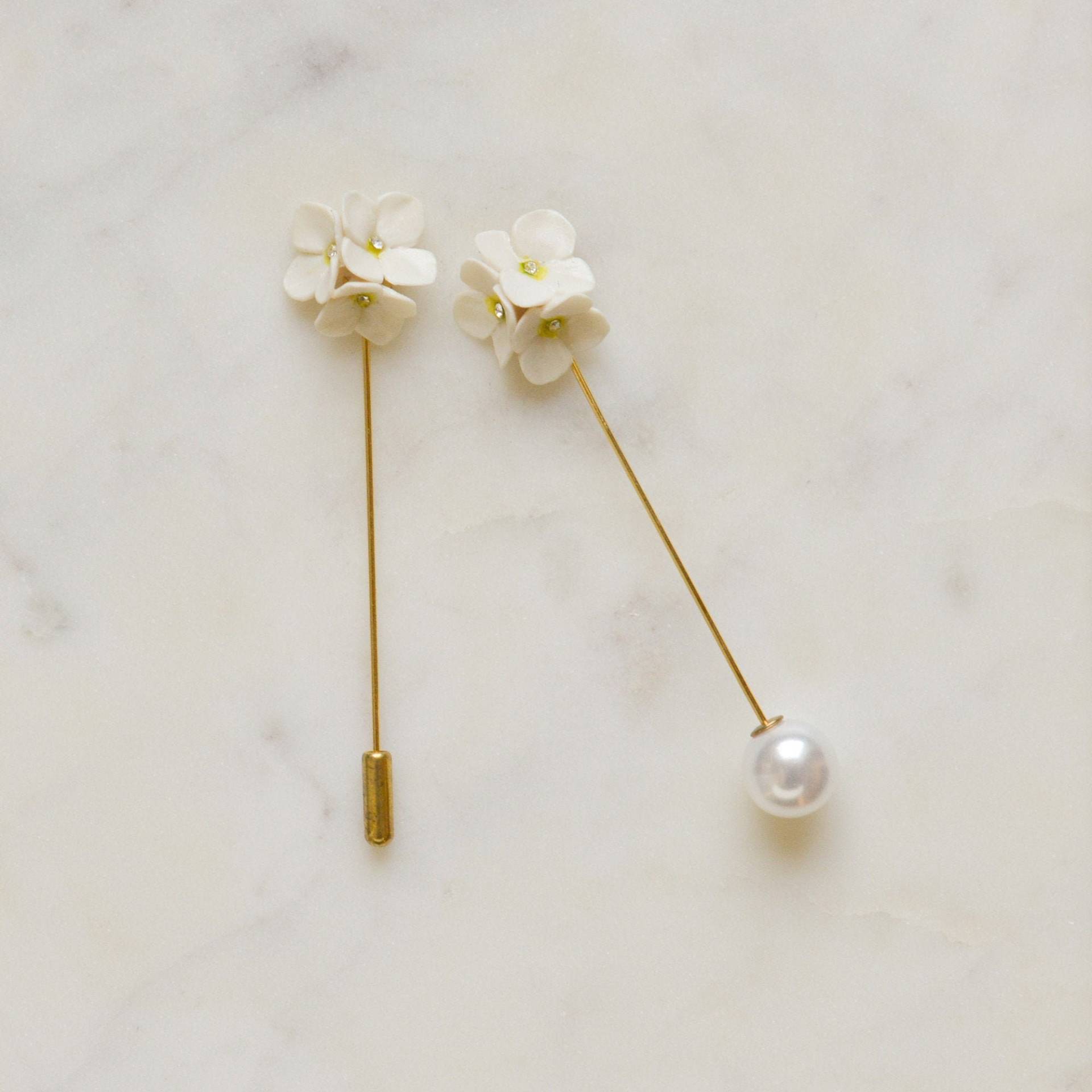 Porzellan Weiße Hortensie Pin Brosche/ Blumen Anstecknadel/ Hochzeit Anstecknadel Boutonniere/ Trauzeuge Geschenk/Trauzeuge Porzellan Weiße Hortensie Pin Brosche/ Blumen Anstecknadel/ Hochzeit Anstecknadel Boutonniere/ Trauzeuge Geschenk/Trauzeuge von HopSkipAndFlutter