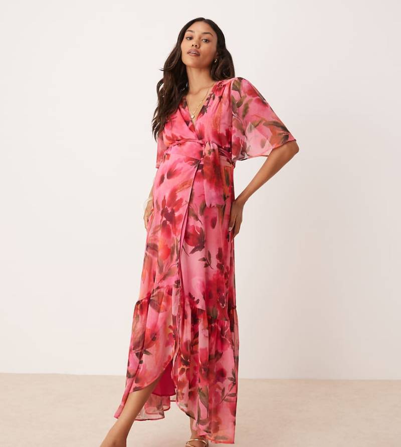 Hope & Ivy Maternity - Langes Umstands-Wickelkleid in Rosa mit Flatterärmeln und Blumenmuster von Hope & Ivy Maternity