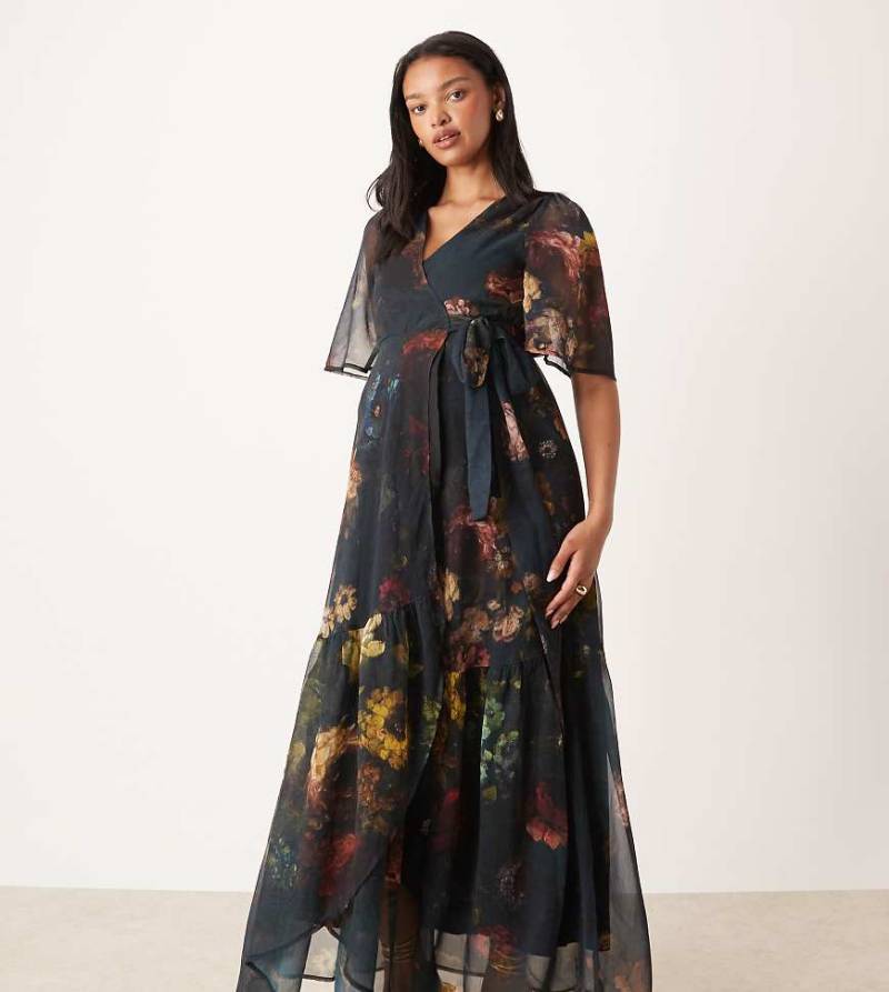 Hope & Ivy Maternity - Maxikleid mit dunkelgrünem Blumenmuster und Wickeldesign vorne, Umstandsmode von Hope & Ivy Maternity