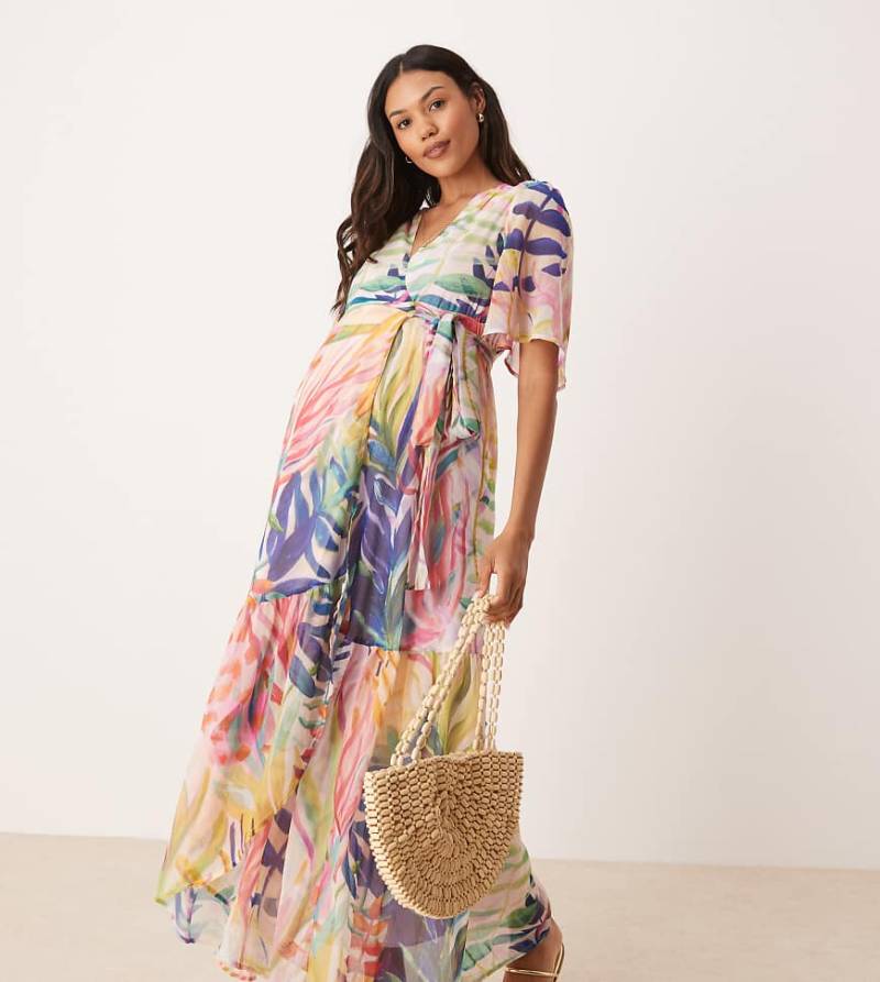 Hope & Ivy - Umstandsmode - Maxi-Wickelkleid in Rosa mit buntem Unterwasserwelt-Print und Flatterärmeln von Hope & Ivy Maternity