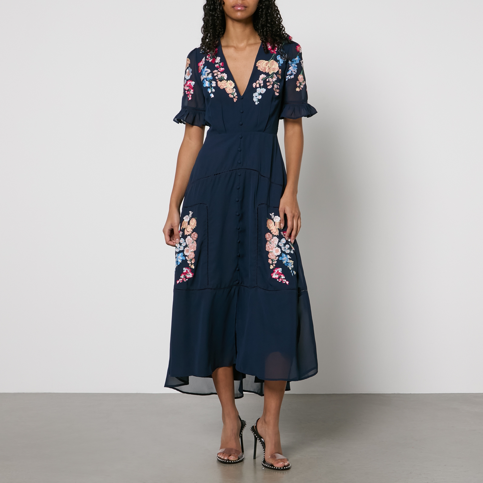 Hope & Ivy Clarice Embroidered Chiffon Maxi Dress - UK 10 von Hope & Ivy