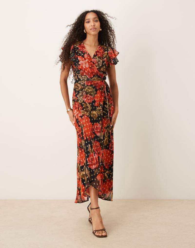 Hope & Ivy - Maxikleid in Schwarz und Rot geblümt mit Rüschenärmeln und Wickeldesign auf der Vorderseite-Bunt Hope & Ivy - Maxikleid in Schwarz und Rot geblümt mit Rüschenärmeln und Wickeldesign auf der Vorderseite-Bunt von Hope & Ivy