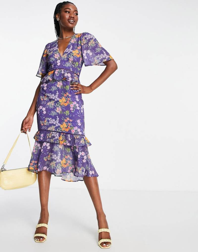 Hope & Ivy - Midi-Freizeitkleid in Marineblau mit Rückenausschnitt, nach hinten abfallendem Saum und Blumenmuster von Hope & Ivy