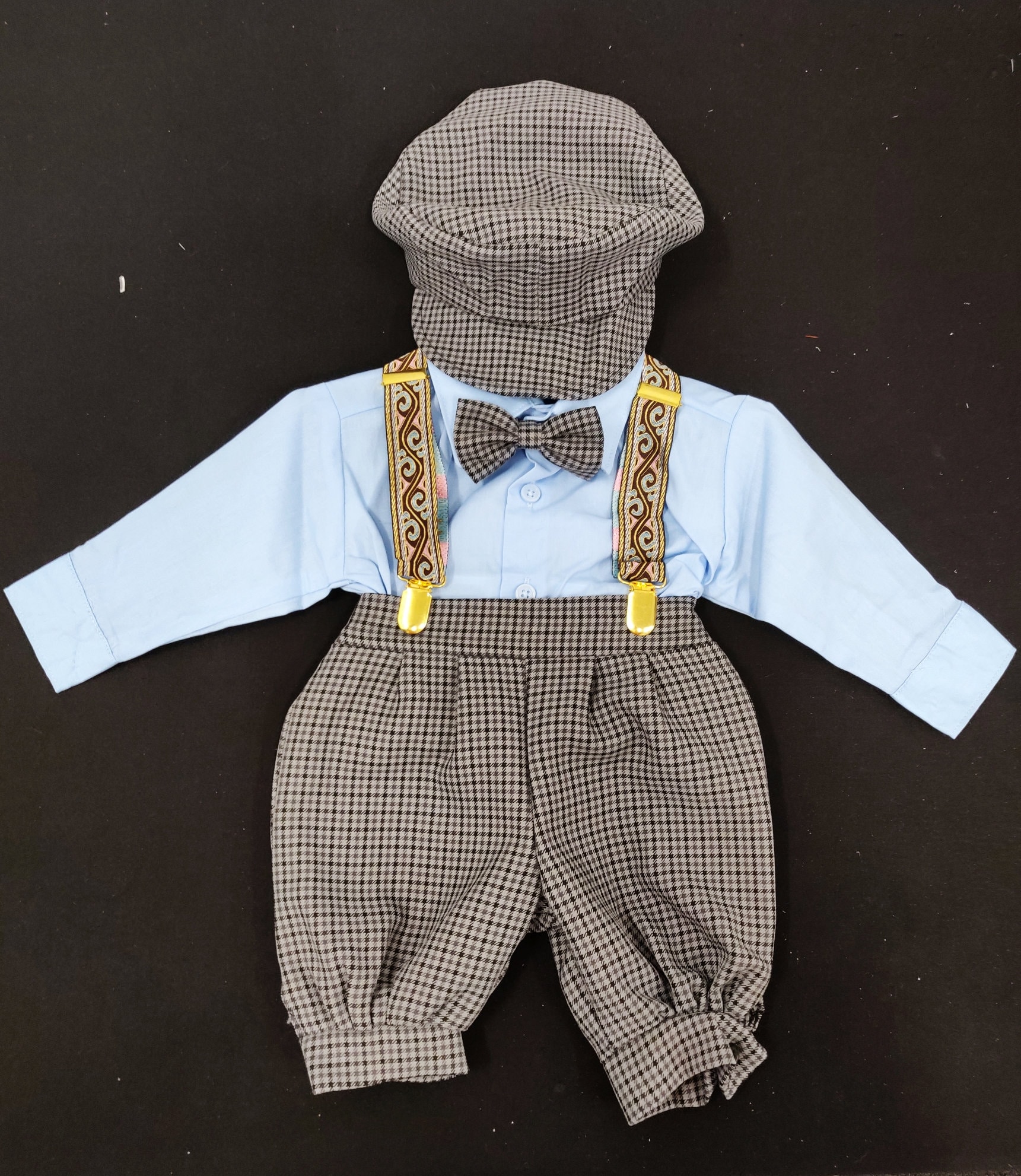 Reduziert Herbstliches European Style Jungen Outfit Mit Strapsen Und Shorts Set in Ausgefallenen Baby Blau Charcoal von HopeMeetsFashion