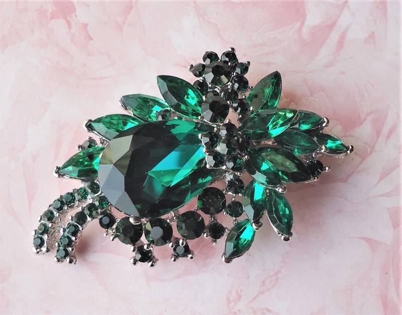 Smaragd Grün Kristall Brosche Pin Jeweled Strass Braut Brautjungfer Blumen Silber Hochzeit Vintage Formelle Schärpe Geschenk Handgemacht von HopeRiverCollection
