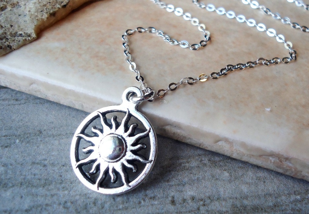 Sunburst Anhänger Halskette, Silber Kette, Celestial Statement Schmuck, Geschenk, Handgemacht von HopeRiverCollection