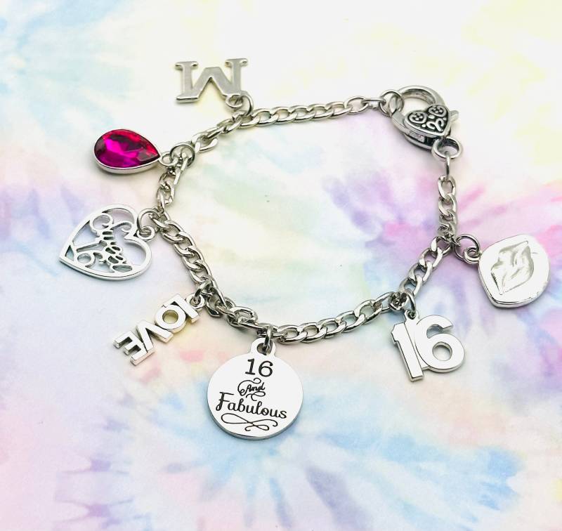 16.geburtstags-Bettelarmband Personalisierte Initiale, Geburtsstein Geschenk von HopeisHipJewelry