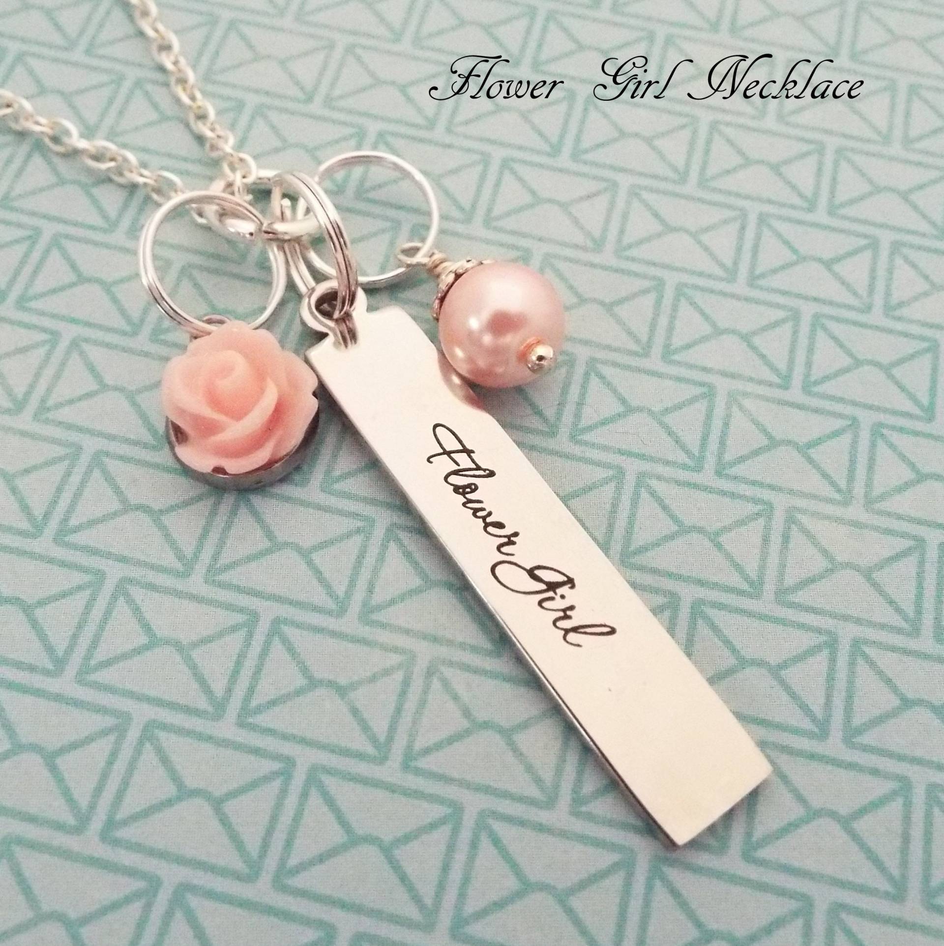 Blumenmädchen Geschenk, Brautjungfern Halskette, Braut Party Geschenk Von Braut, Personalisiertes Hochzeitsgeschenk, Accessoires, Handgemachte von HopeisHipJewelry