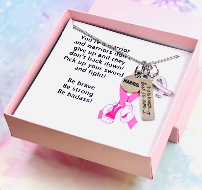 Brustkrebs Kriegerin Halskette Pink Ribbon Überlebend Geschenk von HopeisHipJewelry