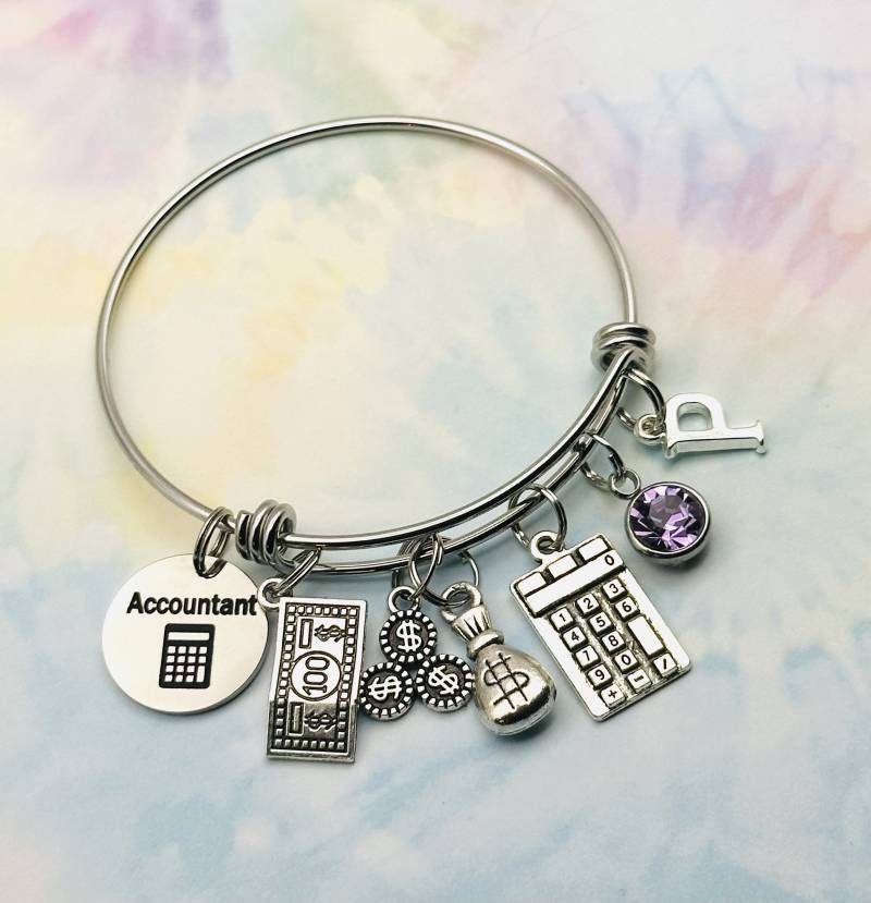 Buchhalter Abschluss Geschenk, Initial Charm Armband, Birthstone Schmuck von HopeisHipJewelry