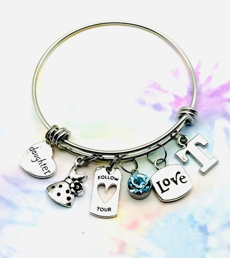 Mädchen Geburtstags Bettelarmband Personalisierter Edelstahl Armreif von HopeisHipJewelry