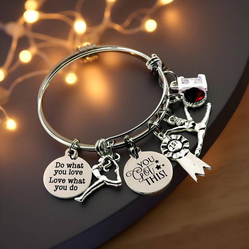 Turner Charm Armband Personalisiert Initiale & Geburtsstein, Sport Geschenk von HopeisHipJewelry