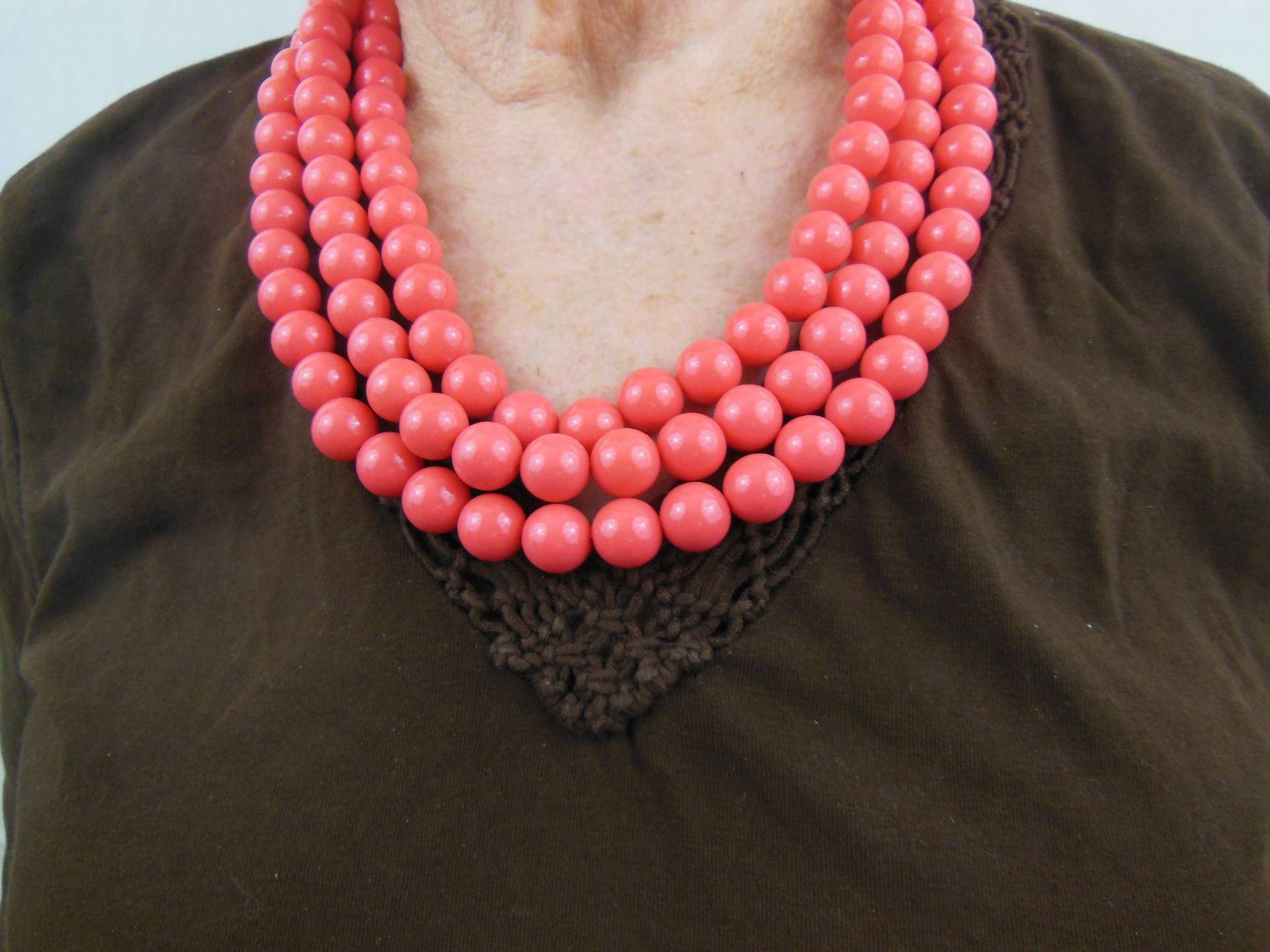 Schöne Perlen Rosa Halskette-Runde Halskette-18 Zoll-Kette-Jahrgang Halskette-Vintage-Schmuck-Drei-Schichten-Perlenkette Schöne Perlen Rosa Halskette-Runde Halskette-18 Zoll-Kette-Jahrgang Halskette-Vintage-Schmuck-Drei-Schichten-Perlenkette von HopesVintageShop