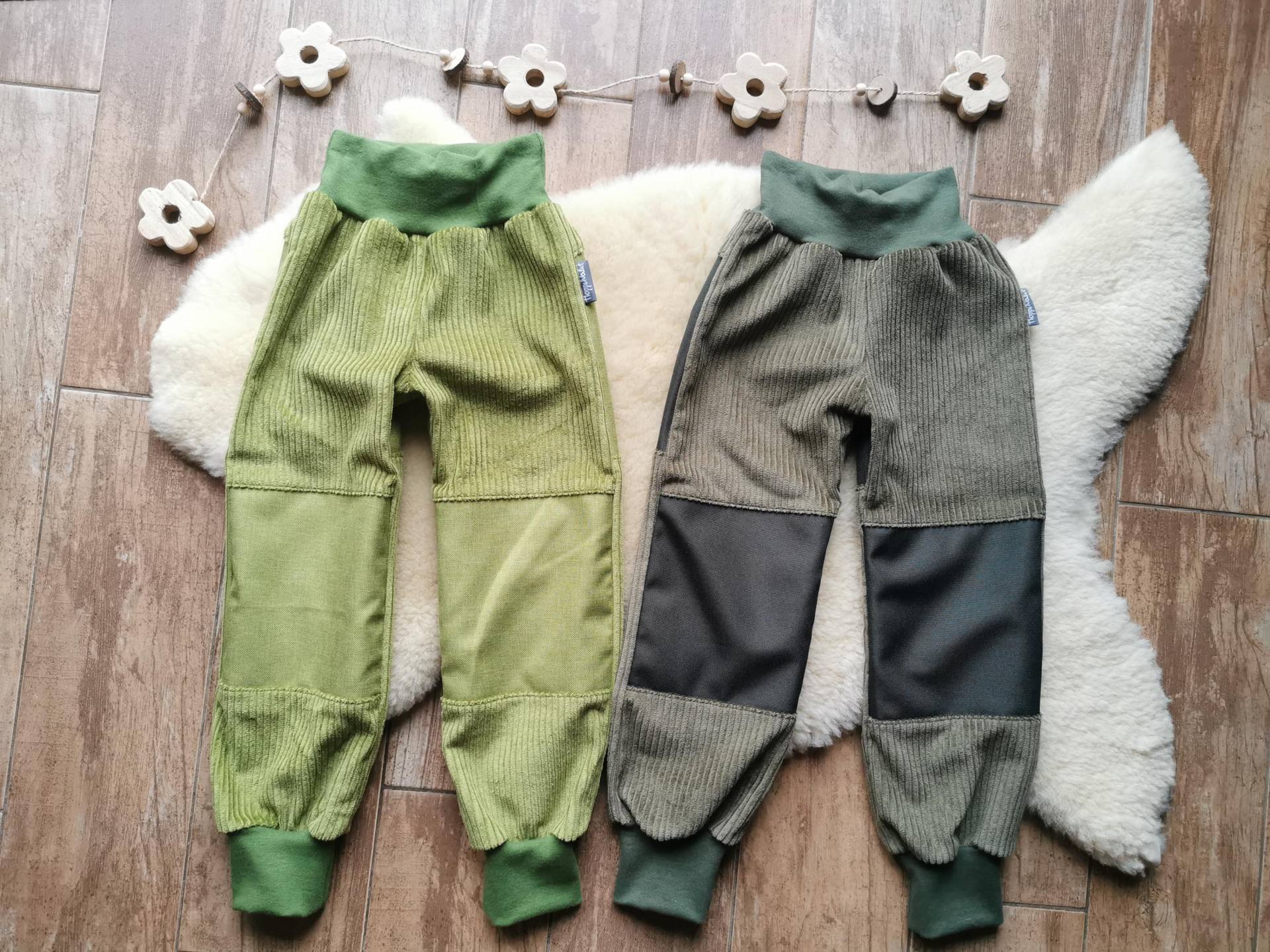 Robusthose Cordhose Hoppinaht Neu Handmade Kiwi Olive Breitcord Segeltuch 86 92 98 104 110 116122 128 Robusthose Cordhose Hoppinaht Neu Handmade Kiwi Olive Breitcord Segeltuch 86 92 98 104 110 116122 128 von HoppiNaht