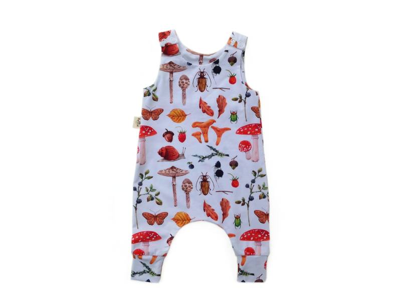 Waldfunde Baby Strampler, Bio-Babykleidung, Haremsoverall Für Kleinkinder, Herbst-Spielanzug, Latzhose Kinder von HoppidiHandmade