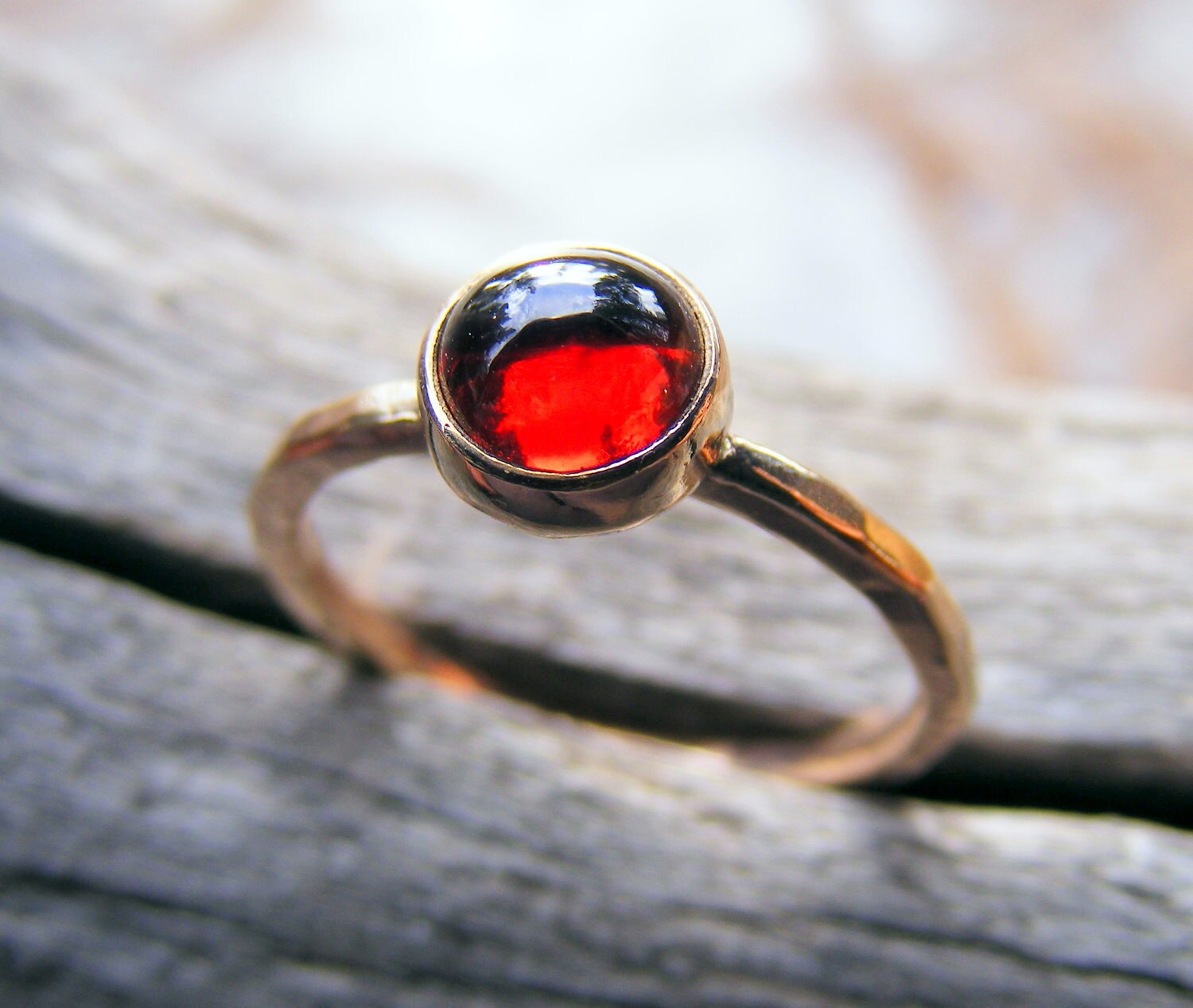 14K Gold Granat Edelstein Ring - Januar Geburtsstein Schmuck von HorseCreekJewelry