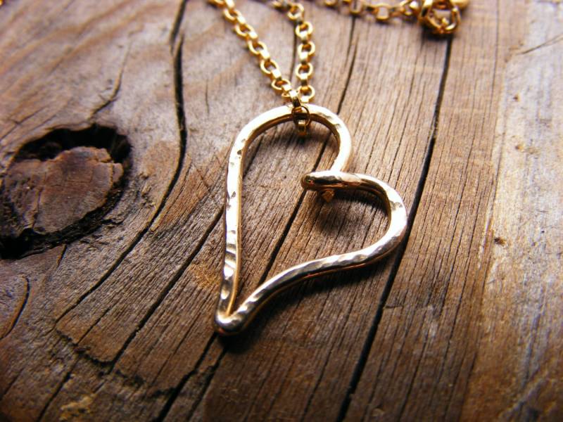 14Kt Gold Herz Halskette, Layering 14Kt Anhänger An Einer Filled Kette, Valentines Love Herzkette 14Kt Gold Herz Halskette, Layering 14Kt Anhänger An Einer Filled Kette, Valentines Love Herzkette von HorseCreekJewelry