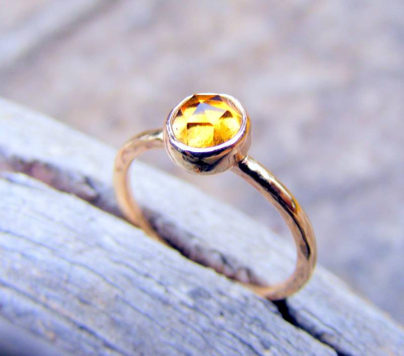 Citrin Gold Stapelring - Handgefertigt in Massivem 14K Mit Rosenschliff Edelstein -Mutter Ring November Geburtsstein Schmuck Citrin Gold Stapelring - Handgefertigt in Massivem 14K Mit Rosenschliff Edelstein -Mutter Ring November Geburtsstein Schmuck von HorseCreekJewelry