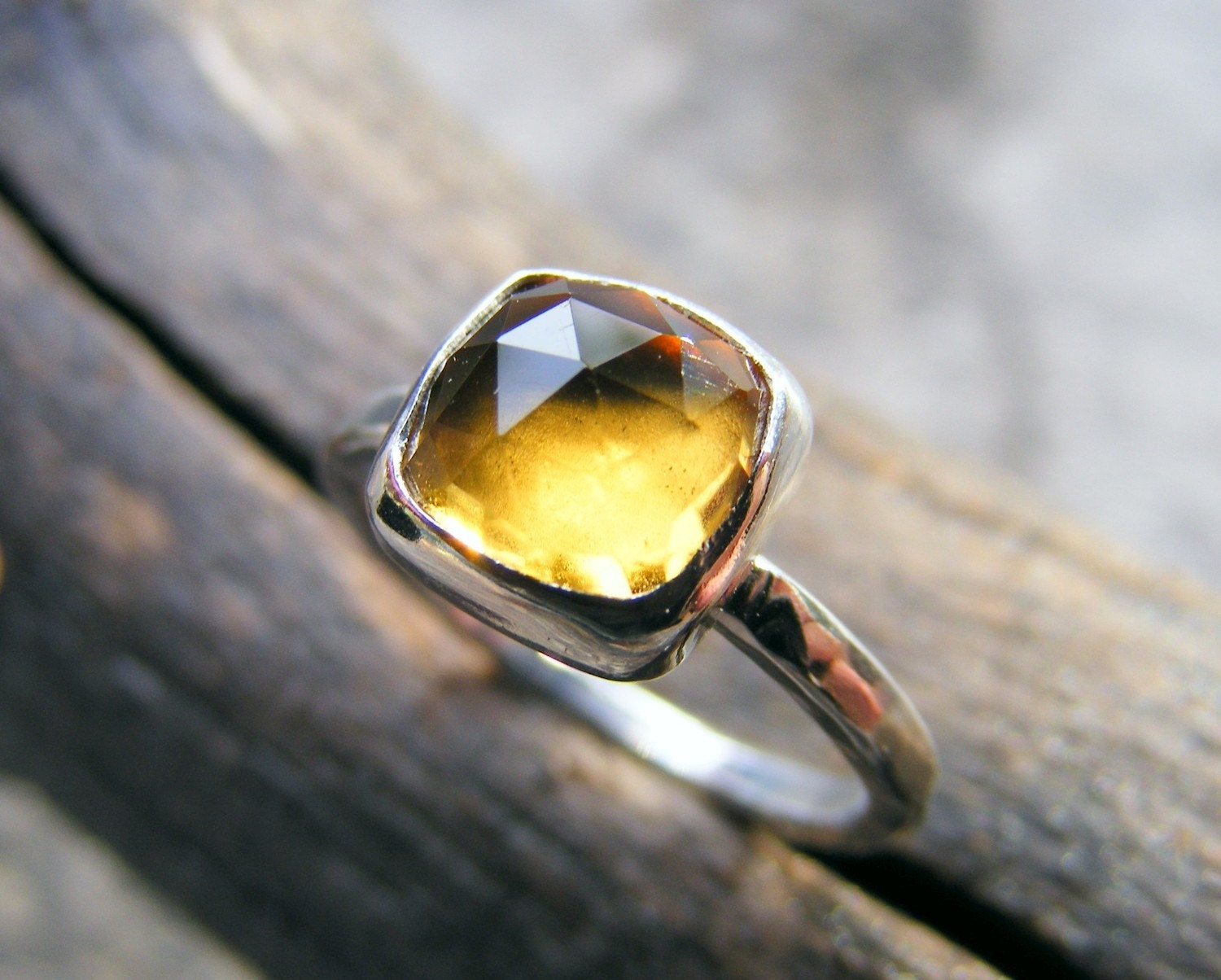 Citrin Sterling Silber Stapelring, Gelber Rosenschliff Edelstein in Einem Kissenquadratschliff, Auch Gold Erhältlich von HorseCreekJewelry